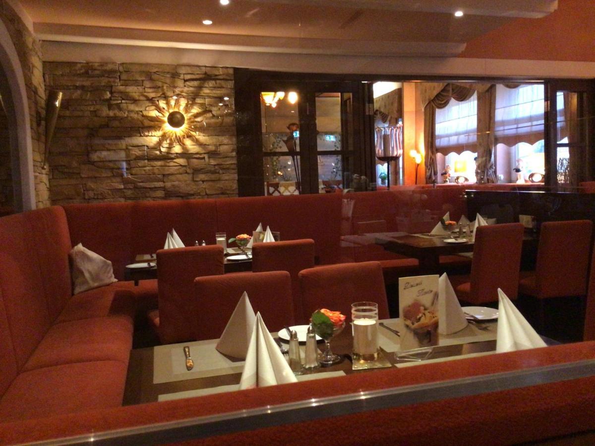 Gasthof & Restaurant "Am Kreuz" Essen Exteriér fotografie